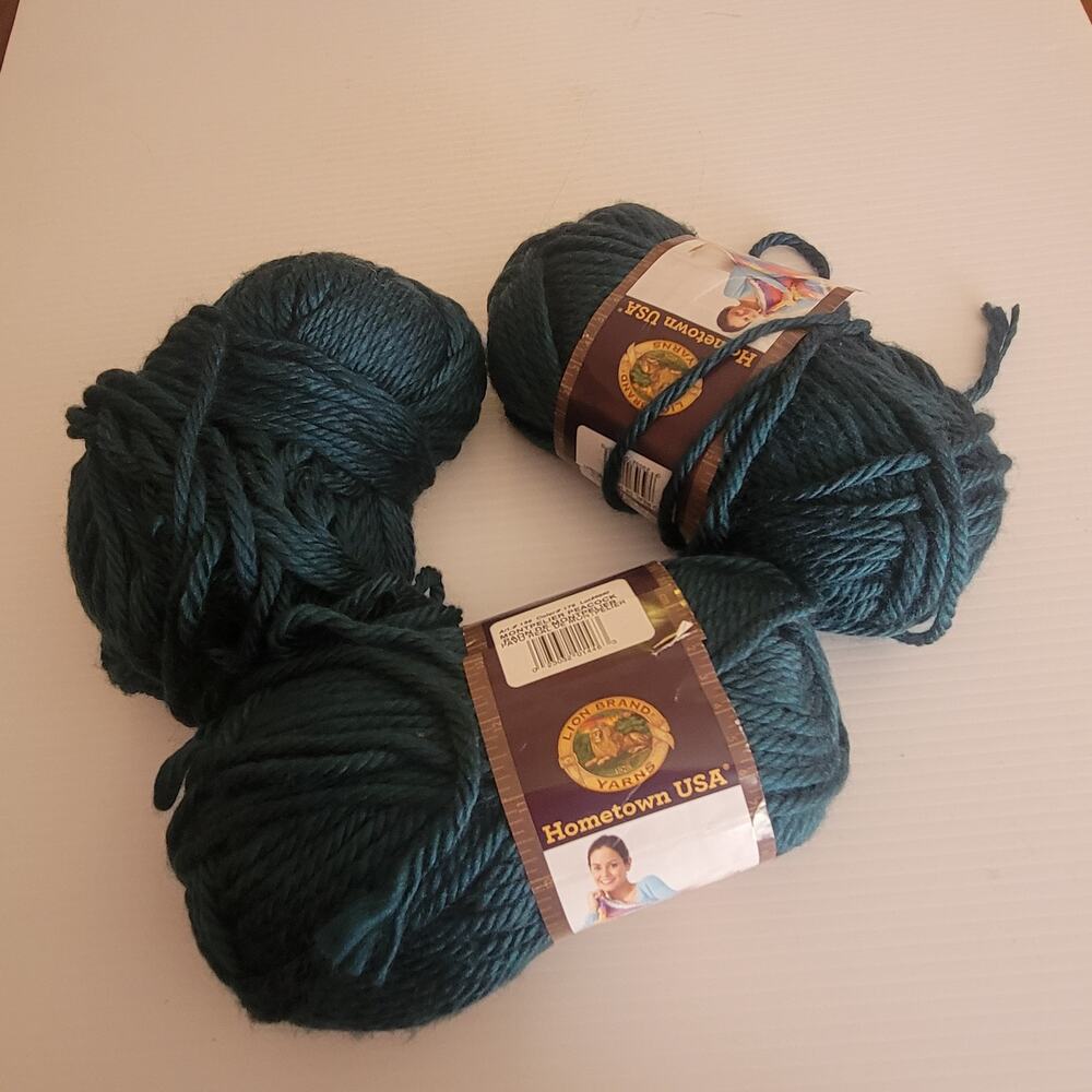 Set of 3 skeisn Lion Brand Yarn Acrylic Super Bulky 6 Montpelier Peacock